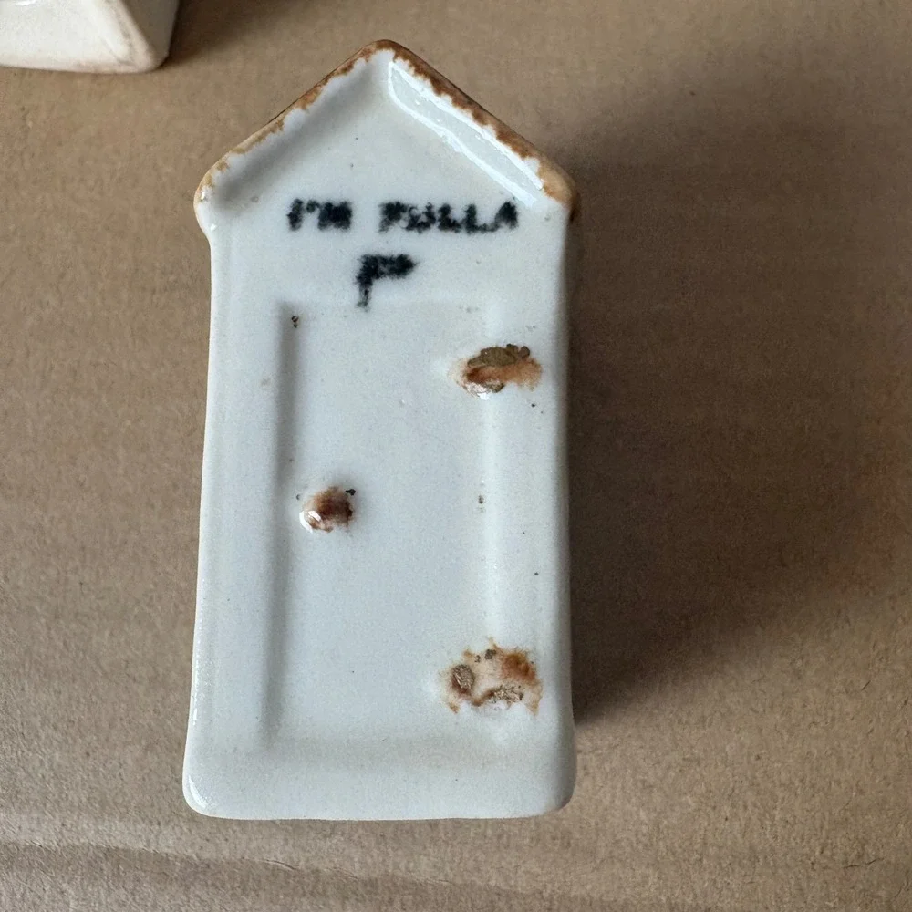 Vintage Ceramic Salt and Pepper Shaker‎ Set Outhouses 